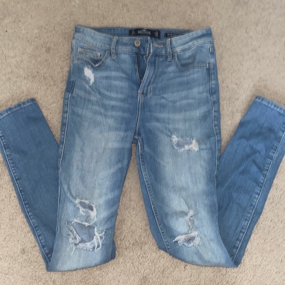 Hollister High-Rise Distressed Jeans
